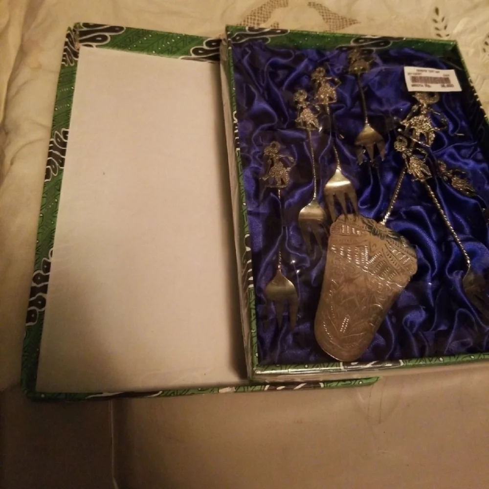 Sendok Silver Tart Serving Set